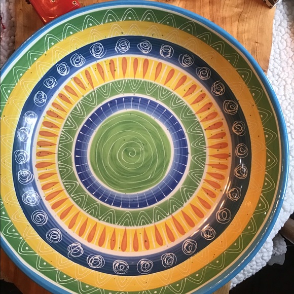 Other - NWOT Stunning design Ceramic Serving Bowl 13” Round